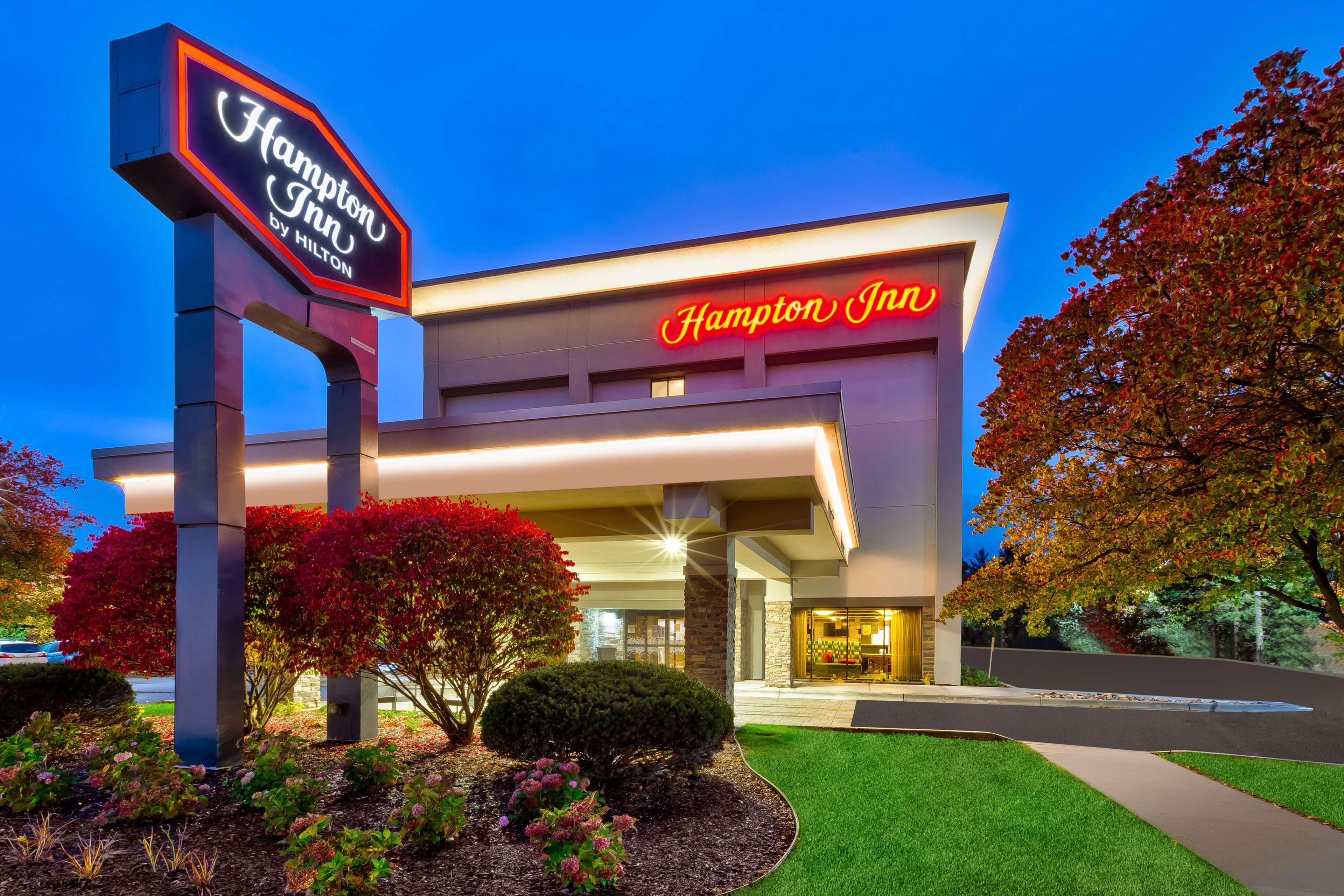 Hampton Inn Traverse City Exterior photo